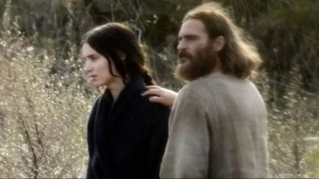 Мария Магдалена (Руни Мара) и Иисус Христос (Хоакин Феникс) в фильме "Мария Магдалена"