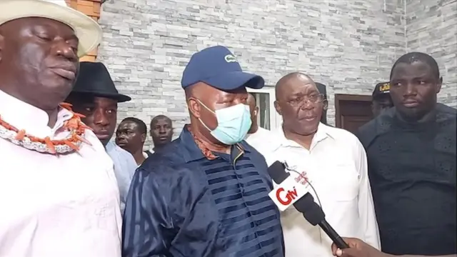 Minister of Niger-Delta Affairs Senator Godwill Akpabio wit tori pipo for Gbaramatu, Delta State