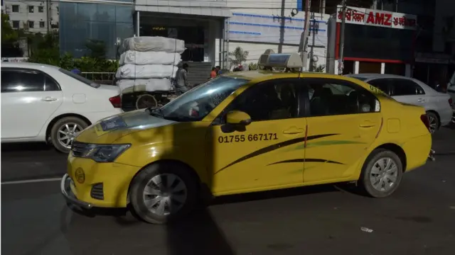 ঢাকায় ট্যাক্সিক্যাব প্রায় হারিয়ে যেতে বসেছে।