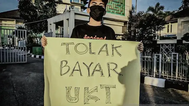 Mahasiswa UIN Bandung menolak membayar UKT.
