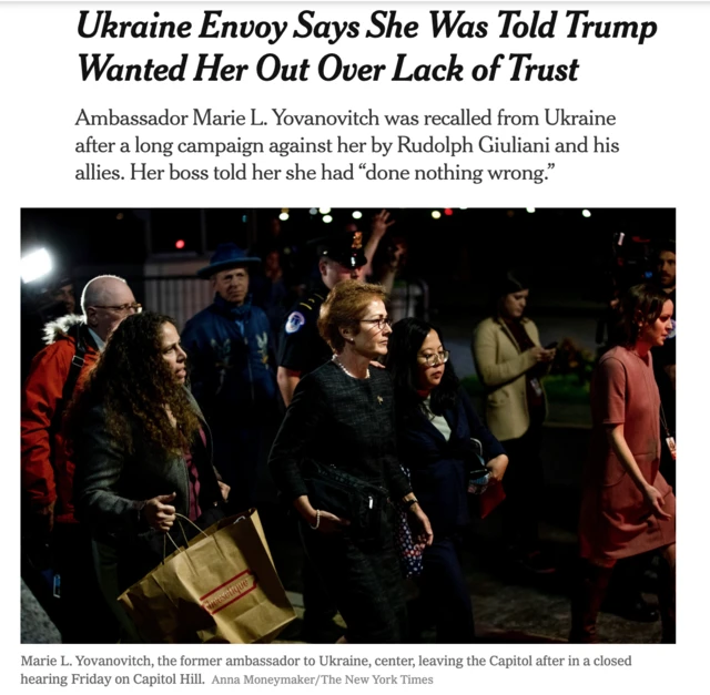 خانم یووانوویچ، وسط، گفته نگران دخالت‌های افراد خارج از وزارت خارجه در دستگاه دیپلماسی آمریکاست