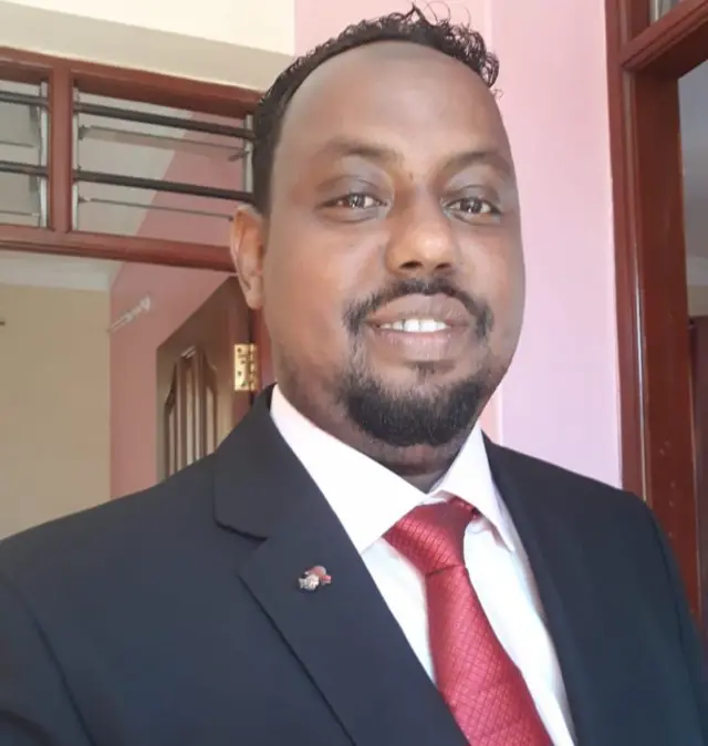  Cabdulqaadir Deeqoow Xuseen oo ka tirsan Jaaliyada Soomaaliyeed ee deggan magalaada Mombasa, xigta dhawna la ah qoyska ay masiibadu ku dhacday ayaa BBCda uga warramay sida ay wax u dhaceen 