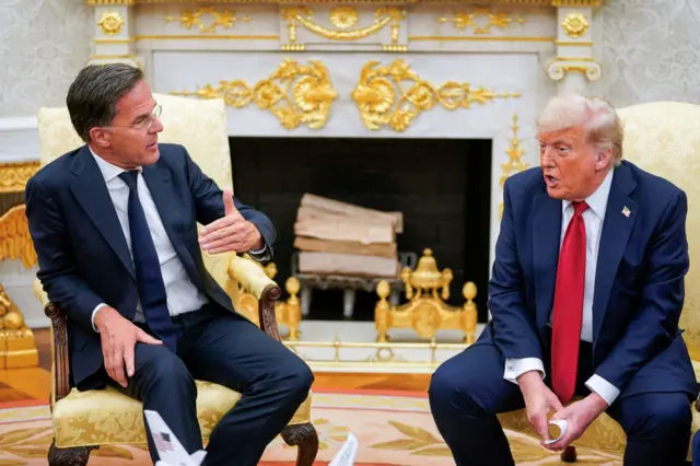 Prezydent USA Donald Trump ogłasza porozumienie ws. przekazania broni Ukrainie podczas spotkania z sekretarzem generalnym Markiem Rutte