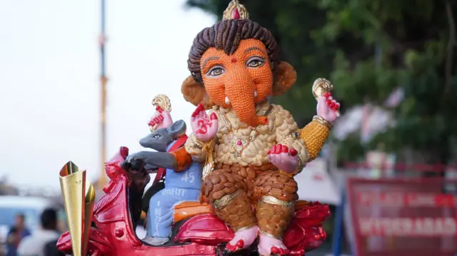 గణేష్ నిమజ్జనం,హుస్సేన్ సాగర్, ట్యాంక్ బండ్