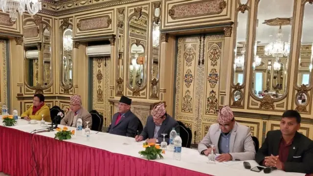 प्रचण्ड र माधवकुमार नेपाल