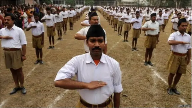 ప్రణబ్, ఆరెస్సెస్ మతలబేంటి