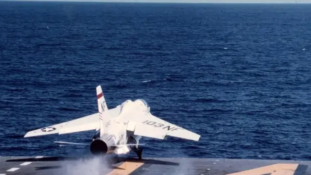 امریکی بحری جہاز یو ایس ایس ٹائی کونڈیروگا سے لاپتہ ہونے والے بم کے بارے میں خیال کیا جاتا ہے کہ یہ اب بھی جاپان کے شہر اوکیناوا کے ساحل سے 50 میل دور کہیں موجود ہے