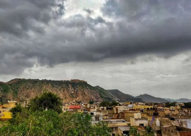 વેસ્ટર્ન ડિસ્ટર્બન્સ