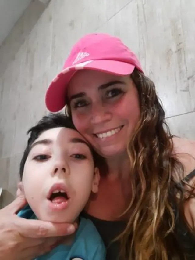 Cíntia Duarte e seu filho Bernardo