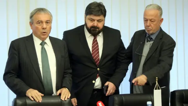 Јовановић на конференцији за новинаре на којој је објавио продају