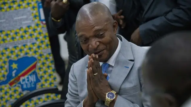 Emmanuel Ramazani Shadary w'imyaka 57 y'amavuko, ni we mukandida-perezida w'urugaga rw'amashyaka ari ku butegetsi muri Kongo