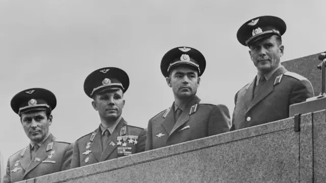 Cosmonautas, incluindo Yuri Gagarin