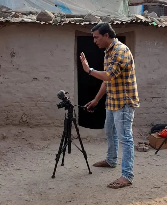 "અગાઉના સમયમાં પત્નીઓ તેમના પતિને માલિક કહેતી હતી, પણ રમાબાઈ ડો. આંબેડકરને સાહેબ કહેતાં હતાં. બાબાસાહેબ અને તેમનો સંબંધ સમાનતાનો હતો."