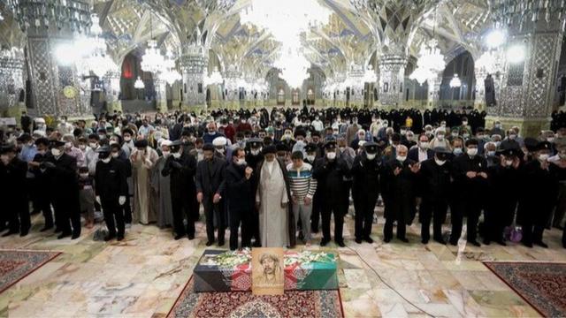 پیکر نسیم افغانی امروز در مشهد در حرم امام رضا به خاک سپرده شد