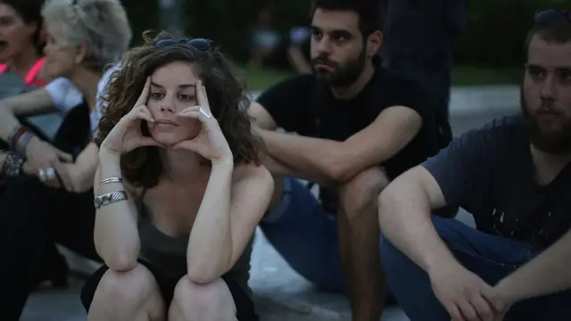 Jóvenes griegos durante una protesta.