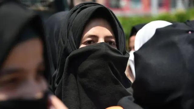 कश्मीरी लड़कियां