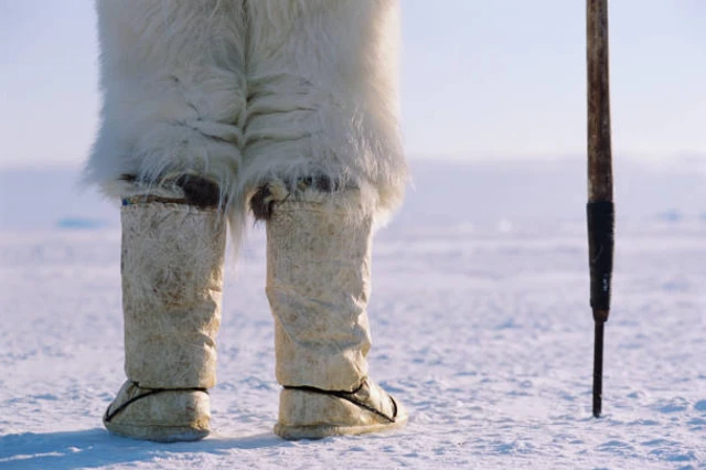 รูปขานายพรานพร้อมอาวุธ