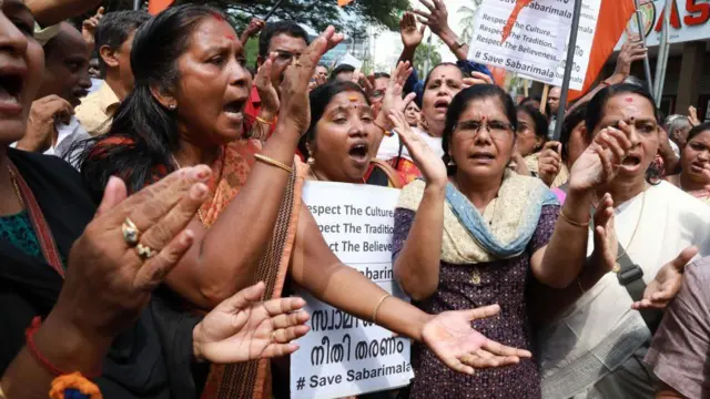 भारत सन् २०१८ को १९ नोभेम्बरका दिन भारतको दक्षिणी राज्य केरलाको कोचीमा सबरिमाला मन्दिरमा श्रद्धालुहरूको गिरफ्तारीपछि भारतीय हिन्दू कार्यकर्ताहरूले विरोध प्रदर्शन गरे। भारतीय प्रहरीले १९ नोभेम्बरका दिन महिलालाई सबरिमाला मन्दिरमा प्रवेश दिने वा नदिने भन्नेबारे सर्वोच्च अदालतको फैसला आउनु अघि एक हिन्दू मन्दिर वरपरबाट ६८ जना प्रदर्शनकारीलाई गिरफ्तार गरेका थिए। 