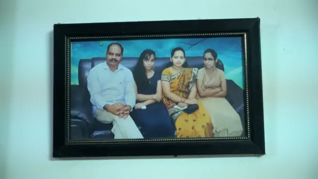 ఏఎస్పీ హనుమంతు కుటుంబం