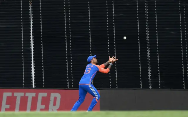 டி20 உலகக்கோப்பை: சூர்யகுமாரின் கேட்ச் பற்றி தென்னாப்பிரிக்க ஊடகங்கள் கூறுவது என்ன?