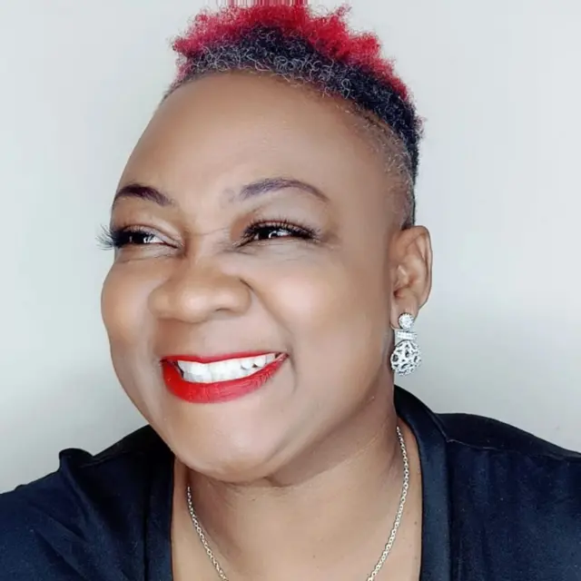 Princess Damilola ṣe irun to ni oniruru awọ