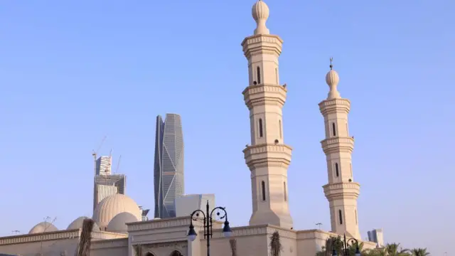 प्रॉपर्टी ख़रीदने के नियमों का उल्लंघन हुआ तो भारी जुर्माना लग सकता है