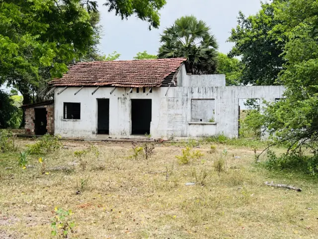 Old irrigation dep bldg Tannimurippu