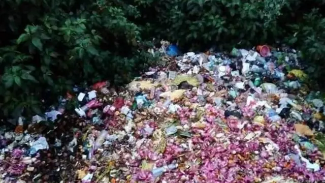 "කාලෙන් කාලෙට විවිධ සීමා දැම්මාට වැඩක් නෑ මිනිස්සු ඒවා පිළිපදින්නේ නෑ. කසළ වර්ගීකරණය කරලා දාන්න අපි නම් ගහලා පාර දෙපැත්තේ කසළ බඳුන් තියලා තිබුණත් කවුරුත් ඒවා පිළිපදින්නේ නෑ.මේ වසරේ මැයි මාසයෙන් පසුව අවාරයේ දී ජල සම්පාදන ව්‍යාපෘතියක් කිරීමට නියමිත නිසා ලබන වසරේ සිට අපට ප්ලාස්ටික් බෝතල් වගේ දේවල් ගෙන යාම සීමා කරන්න පුළුවන් වේවි කියලා බලාපොරොත්තු වෙනවා," රාජවීරන් පැවසුවේ ය.