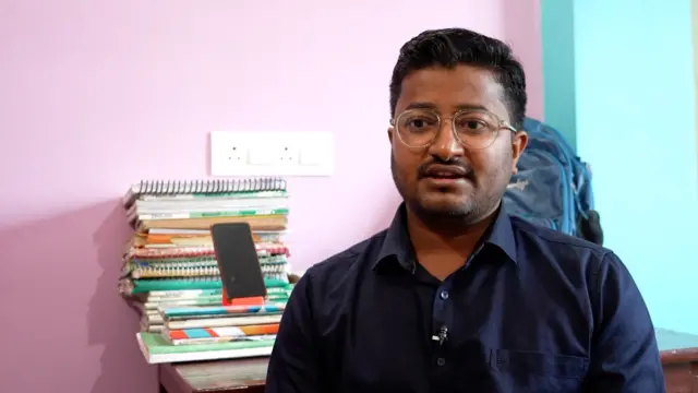 બિહારના દરભંગાના દીપક ગયા વર્ષે બીજા વિદ્યાર્થીઓ સાથે તેઓ પણ ભારત પરત આવ્યા હતા