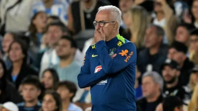 Erga Biraaziil goolii hedduu 4 fi 1n Arjantiinaadhaan injifatamee Dorival Juuniyer dhiibbaa jala jira