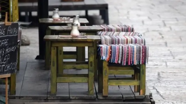 Мутич спілкувалась з людьми і пила каву. Часом 12-13 чашок на день