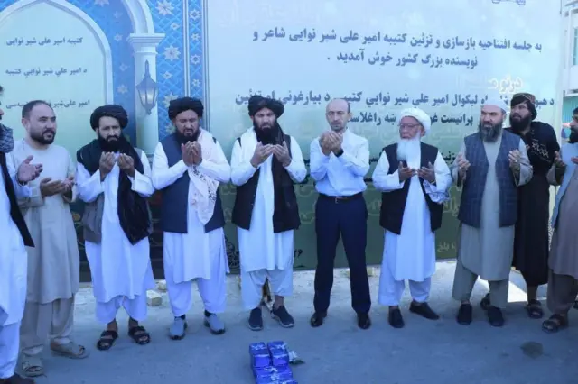 Uy qurilishi rus osmirlar porno videolarini onlayn tomosha qiling Onlaynda semiz lezbiyenlar ishtirokidagi porno filmlar