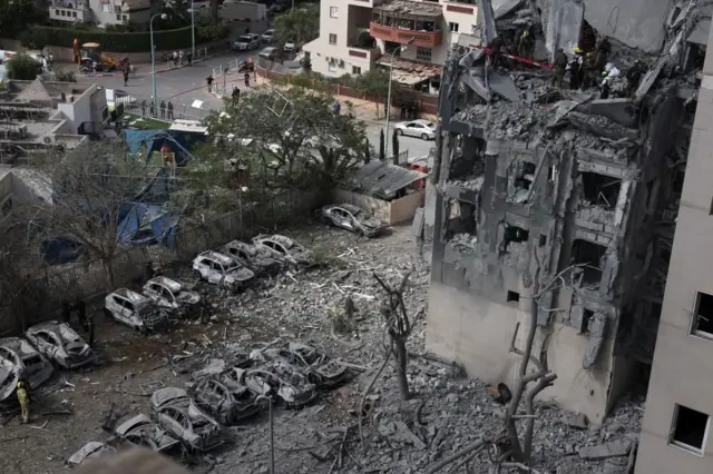 Ibihomoka bisanzagaye mw'ibarabara i Beersheba muri Israel inyuma y'igitero ca misire ca Irani 