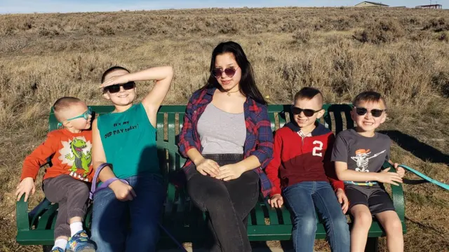 Los cinco hijos de Bethany y Nik