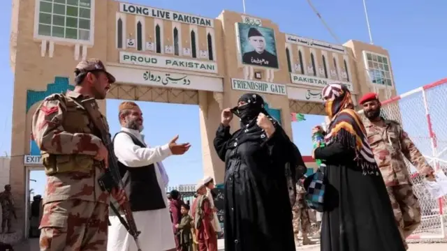 چمن سے متصل باب دوستی