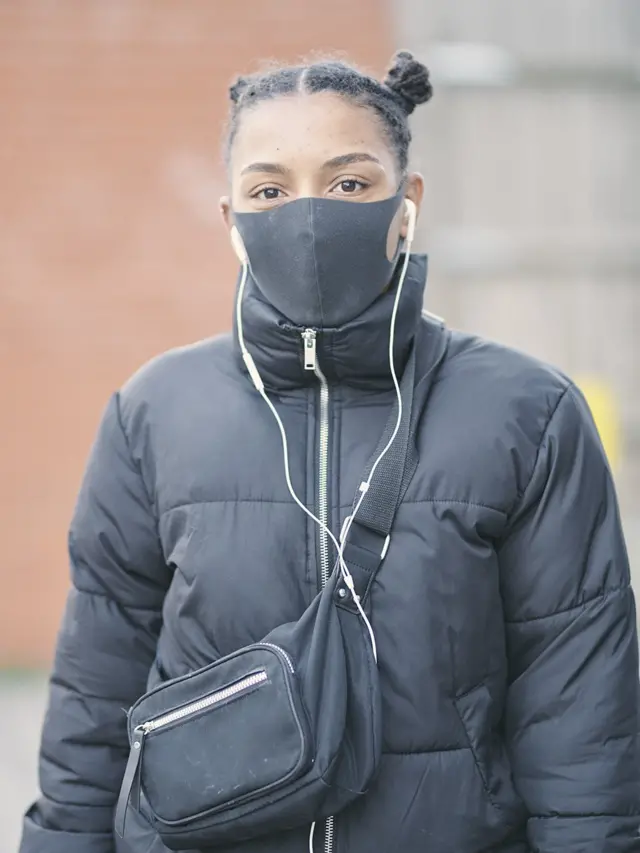 Woman wearing a mask