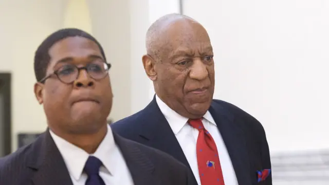 Bill Cosby a la salida del tribunal en Pensilvania el 26 de abril de 2018
