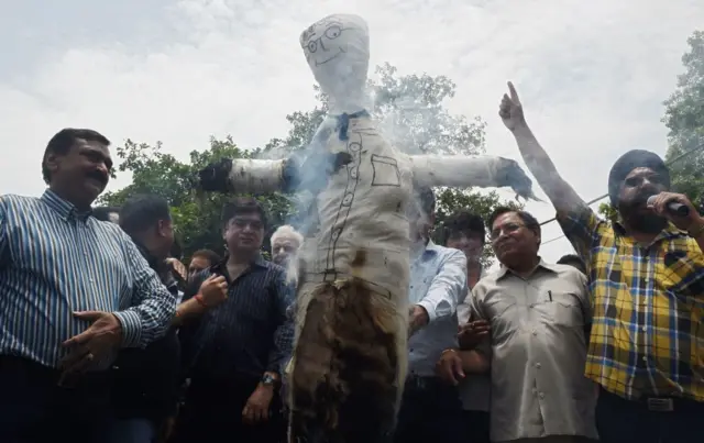 ஜிஎஸ்டி அமலுக்கு வரவேற்பும், எதிர்ப்பும்