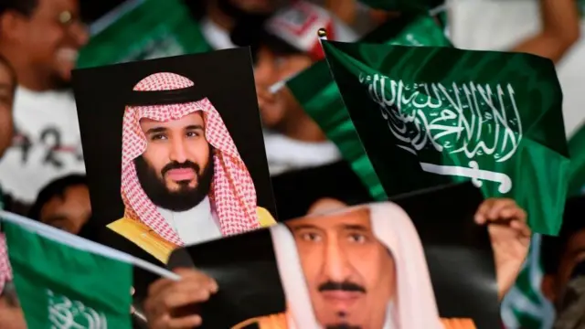 ரொனால்டோ - பின்னணியில் வல்லரசு கனவு