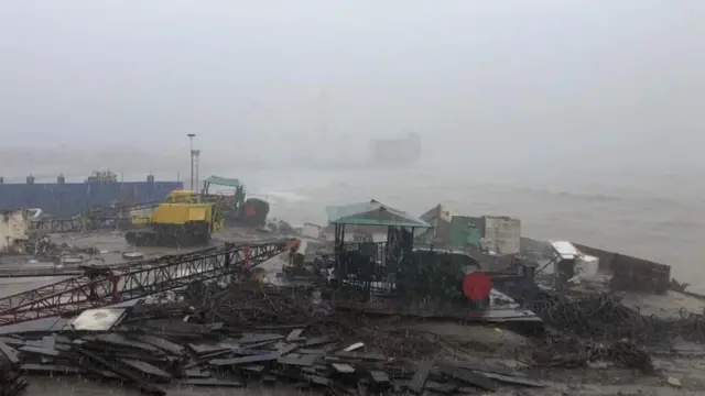 વાયુ વાવાઝોડાથી થયેલુ્ં નુકસાન