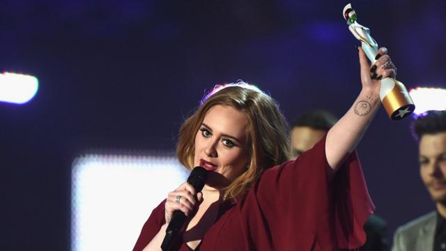 Cantora Adele é acusada de plagiar sucesso Mulheres, de Martinho da Vila