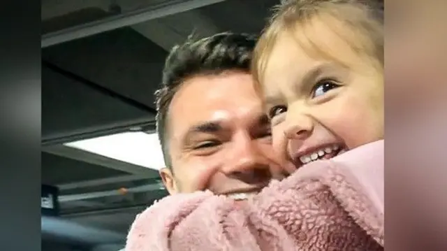 Эрик воссоединился с семьей уже в США