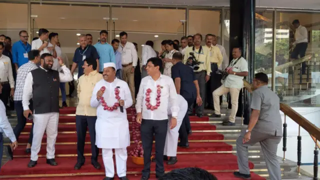 कांदा आंदोलन, विधिमंडळ अधिवेशन