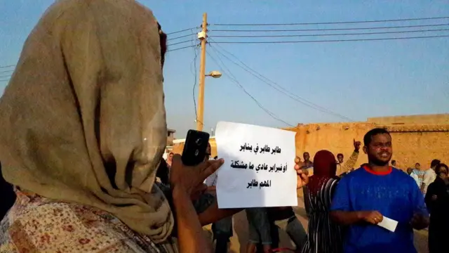 يشارك في الاحتجاجات عدد كبير من السودانيات