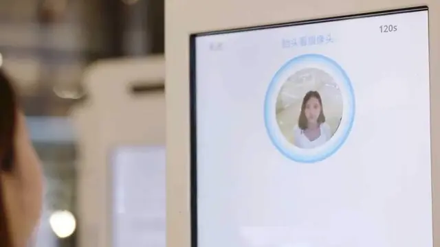 Kaamerada waxay xaqiijinaysaa in qofka xogtiisa la hayo oo uu xisaab ku leeyahay barnaamijka Alipay app