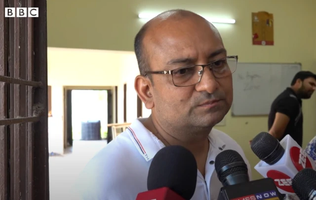 मृतांचे नातेवाईक असलेले संदीप अग्रवाल