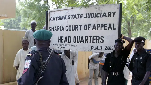 Wasu kotuna a arewacin Najeriya na ɗaukar waɗanda su ka kai shekarun balaga a matsayin manya ko da ba su kai shekara 18 ba