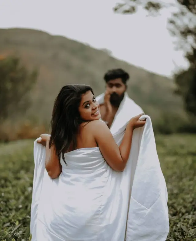 Forced Bride Porn - India couple bullied for intimate wedding photoshoot