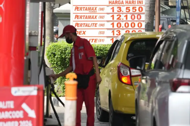 Harga bahan bakar di SPBU PT.Pertamina di Jakarta, Indonesia, pada Sabtu, 7 Desember 2024.