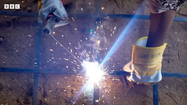 Mgbe 'Ada De Welder' na-agba igwe ọkụ